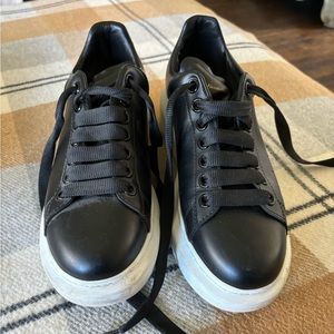 Alexander McQueen sneakers VGUC size 39